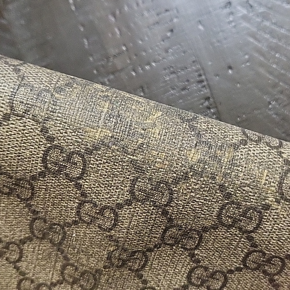 Gucci Zip Wallet - image 6